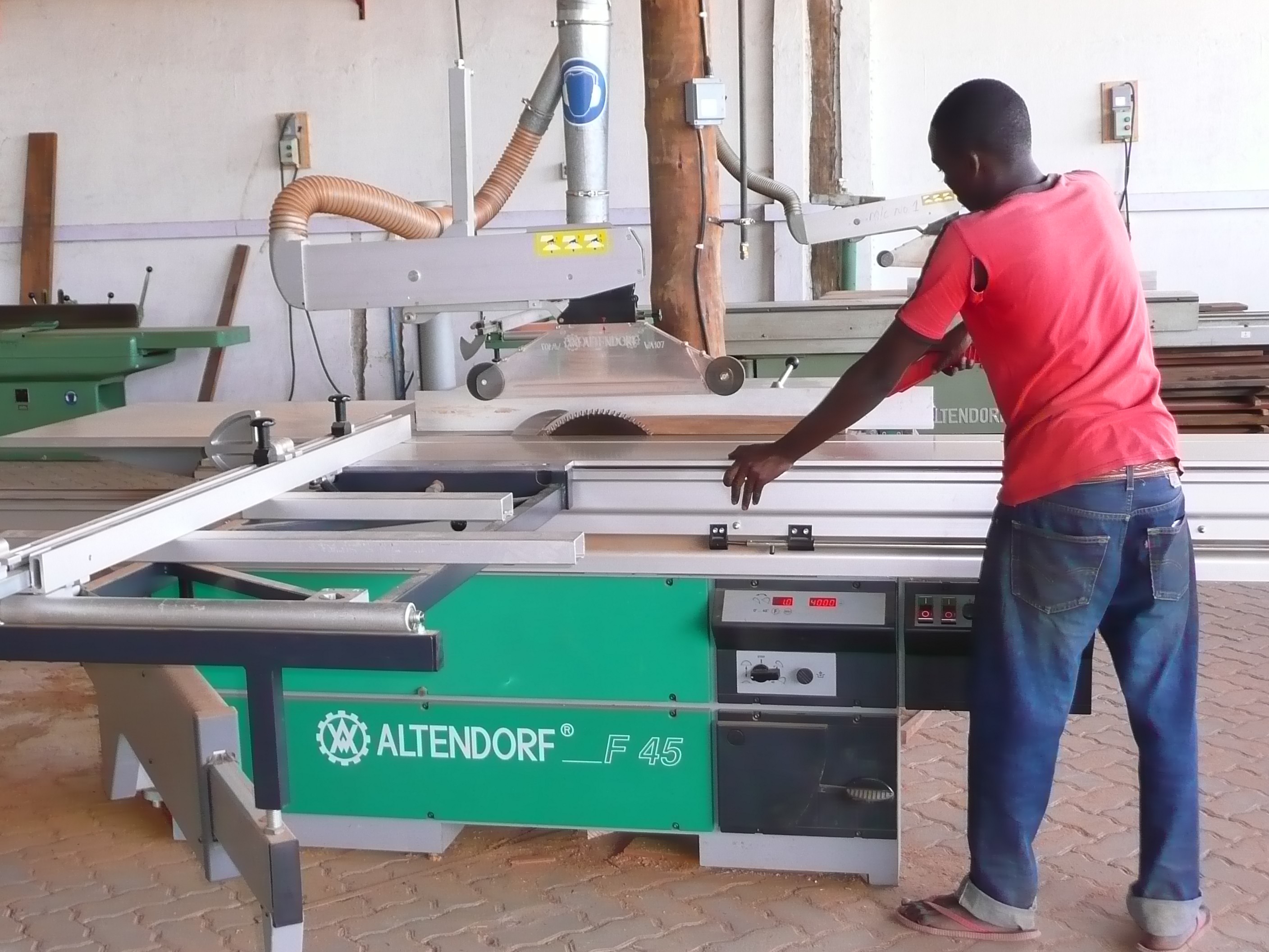 Altendorf machine operation